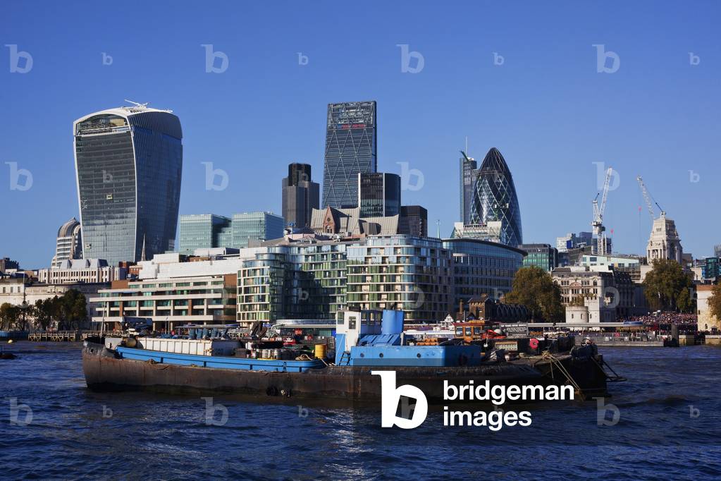Buildings of the City of London, the financial district, with the River Thames, London, England, UK  (photo)