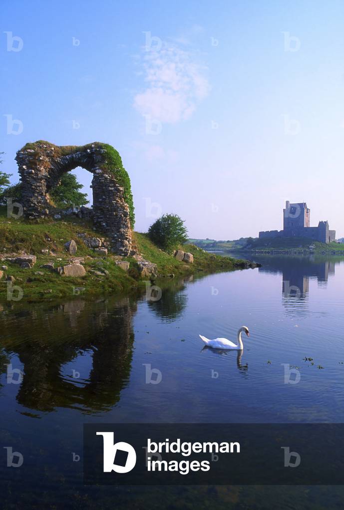 Dunguaire Castle, Kinvara, Co Galway, Ireland (photo)