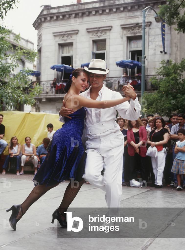 Tango Couple, Plaza Dorrego (photo)