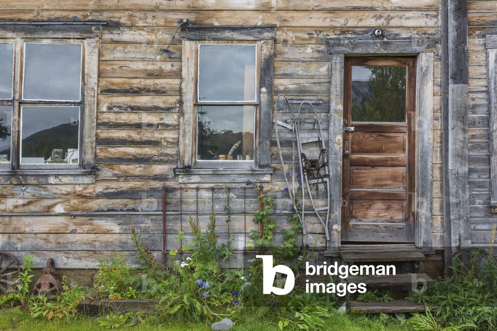 Old wooden house; McCarthy, Alaska, United States of America (photo)
