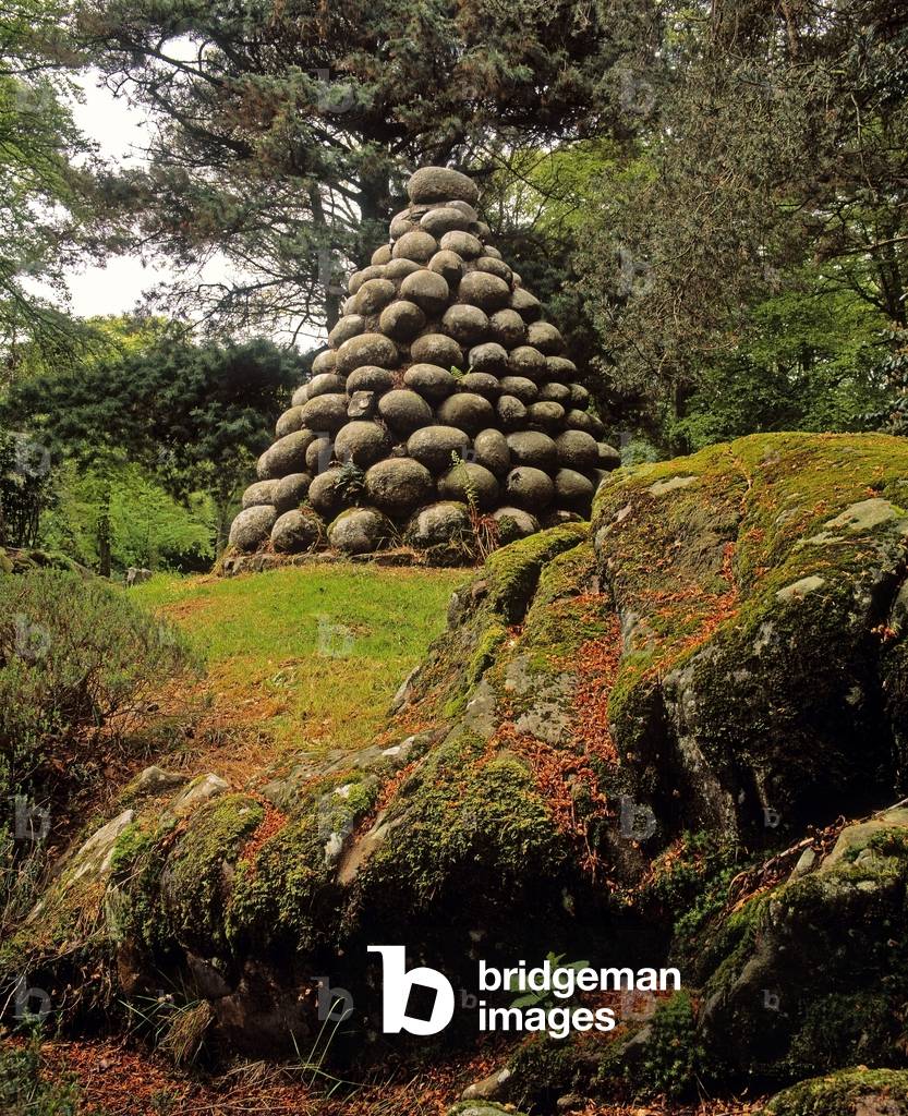 Stone Cairn, Rowallane Garden, Co Down, Ireland (photo)