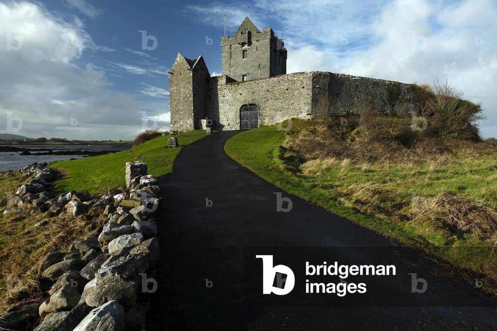 Dunguaire Castle; Kinvara, County Galway, Ireland (photo)