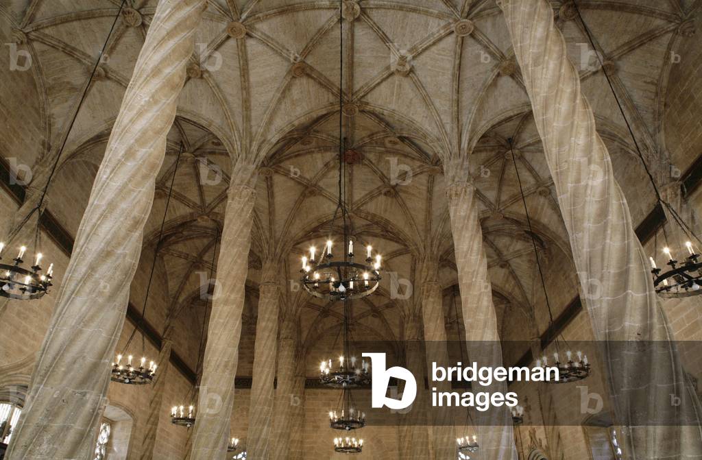 Llotja De La Seda Building (photo)