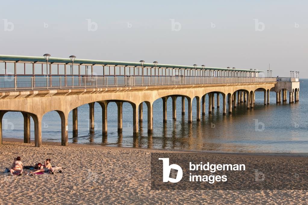 Boscombe Pier on Sunny Day, Boscombe, Bournemouth, Dorset, England, UK  (photo)