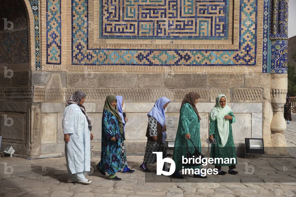 Local women at Tillya Kari Madrassah, Registan Square, Samarkand, Uzbekistan (photo)