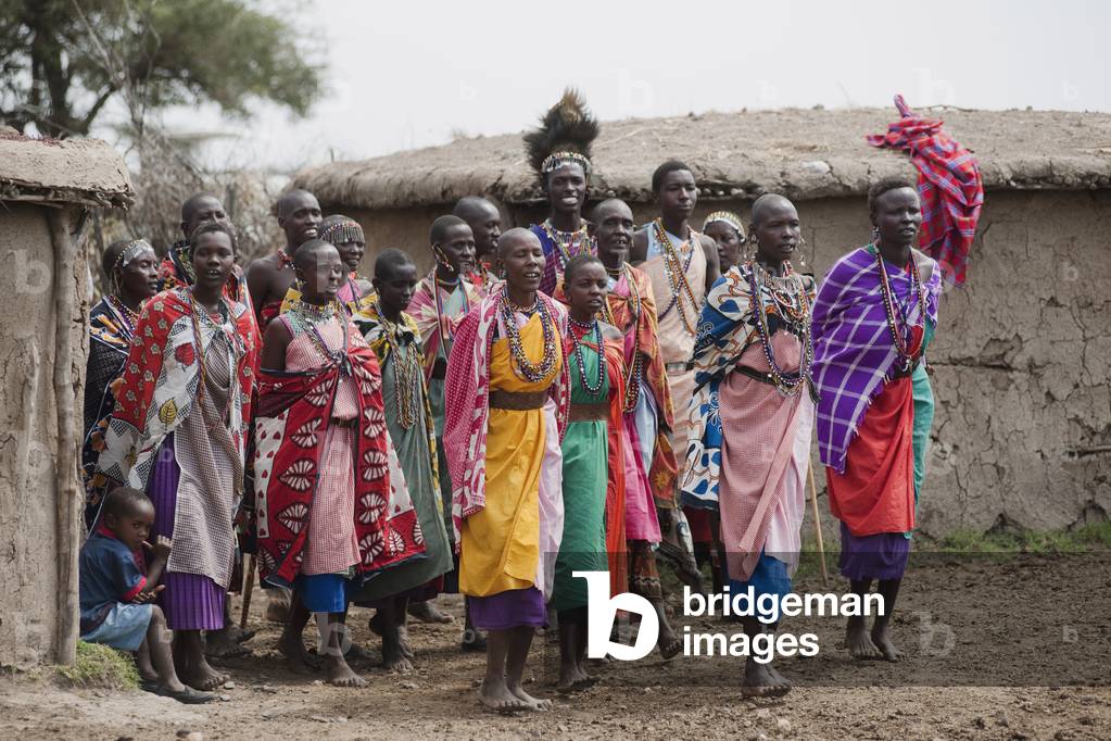 A Group of People in the Massai Village, Kenya, Africa (photo)
