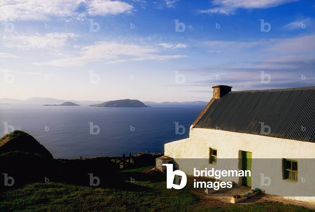 Co Kerry, Near Ballinskelligs, With Scariff Island (photo)