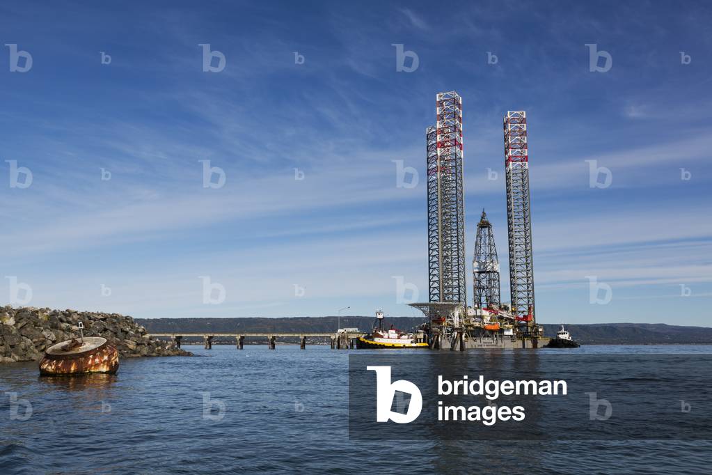 Jack-up mobile drilling rig moored at a pier in Homer, Southcentral Alaska (photo)