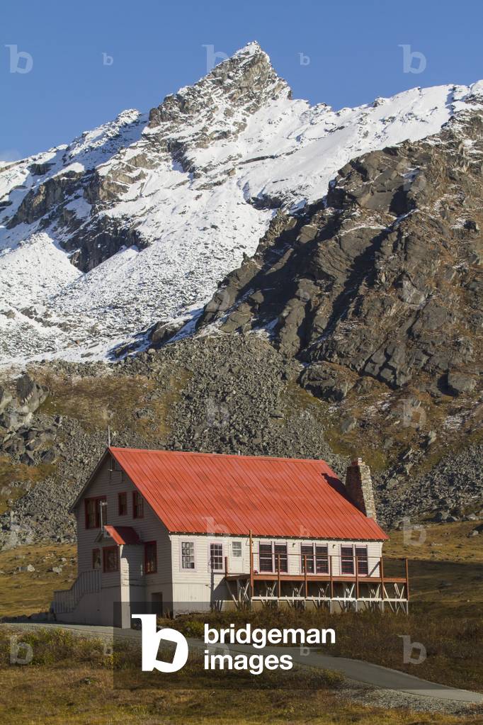 Autumn view of the Visitor Center building at Independence Mine in Hatcher Pass, Southcentral Alaska, USA (photo)
