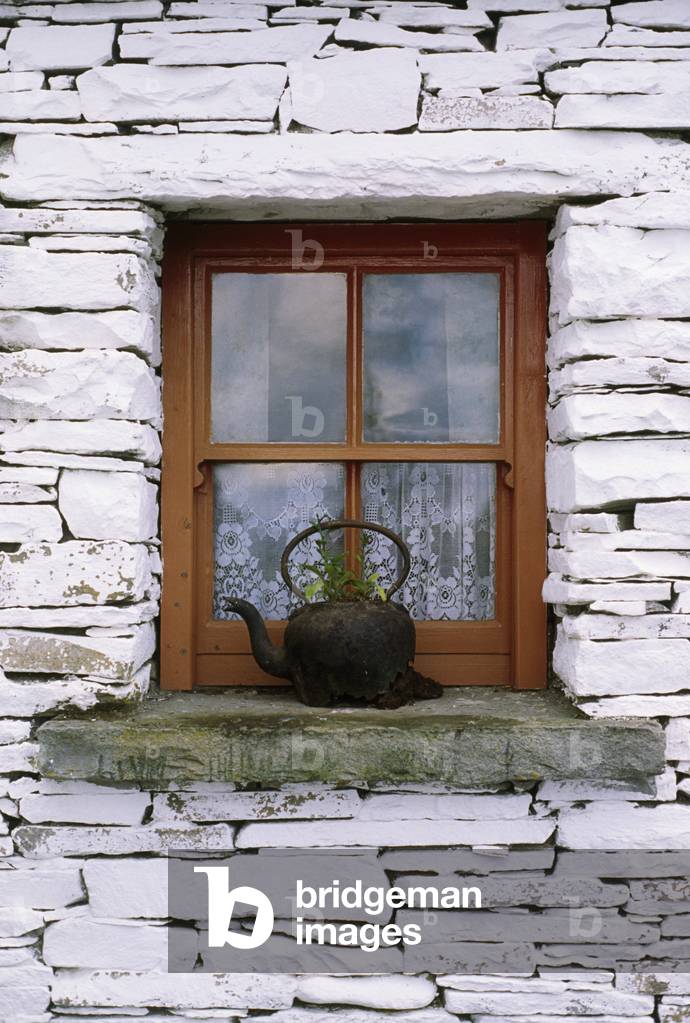 Bunratty Castle And Folk Park, Co Clare, Ireland; Folk Park Recreating 19Th Century Life (photo)
