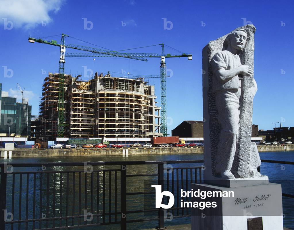 Dublin, Co Dublin, Ireland, Matt Talbot Statue, Ifsc Scheme (photo)