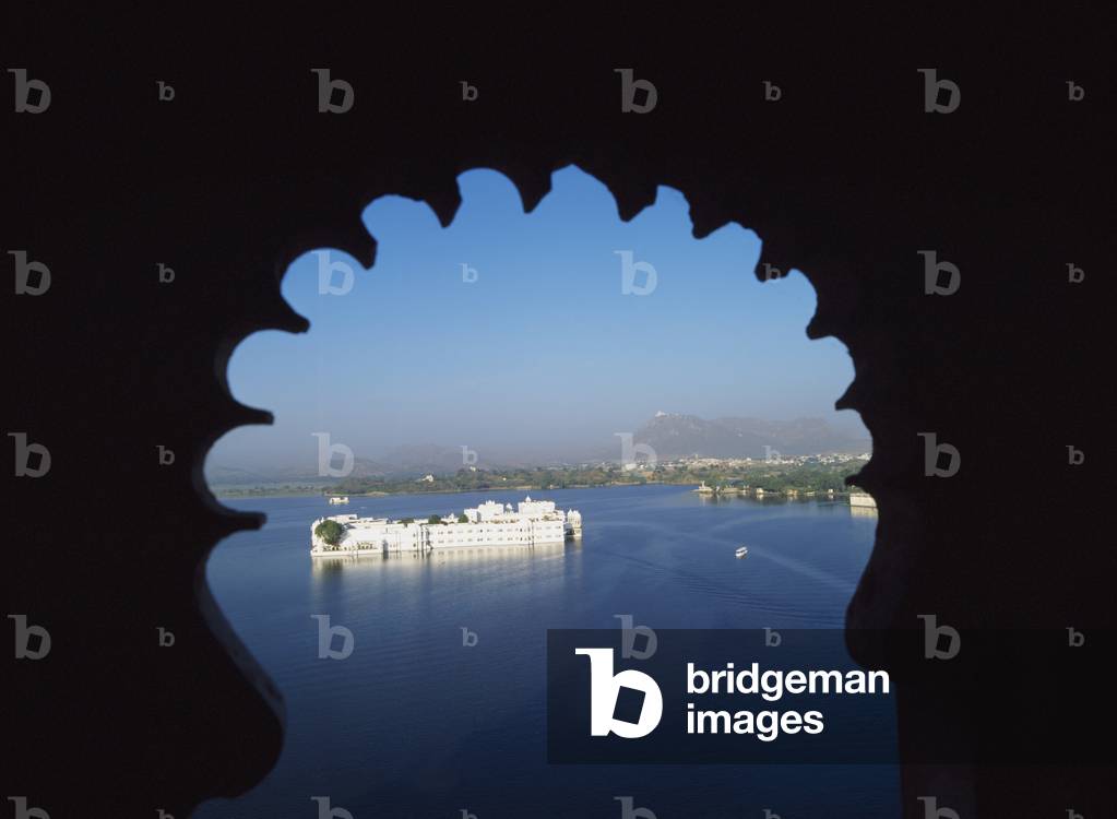 Lake Palace, Udaiput, Rajastan, India (photo)