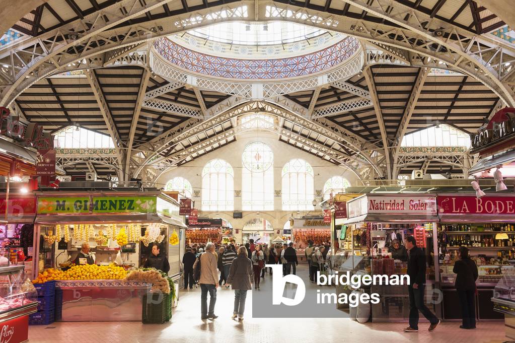 Interior of Mercado Central, Valencia, Spain (photo)