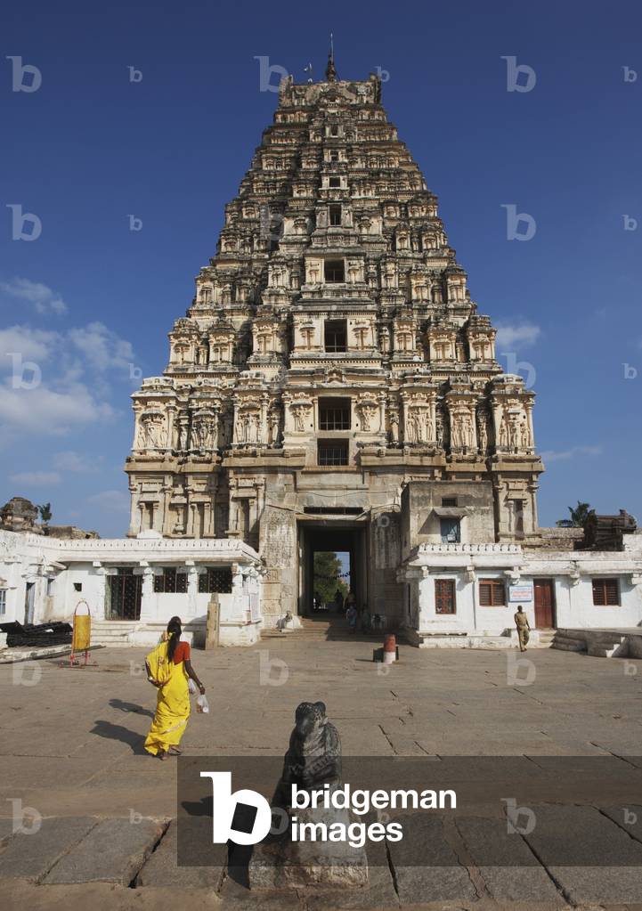 Vijayanagara ruins, Virupaksha Temple, Hampi, Karnataka, India (photo)
