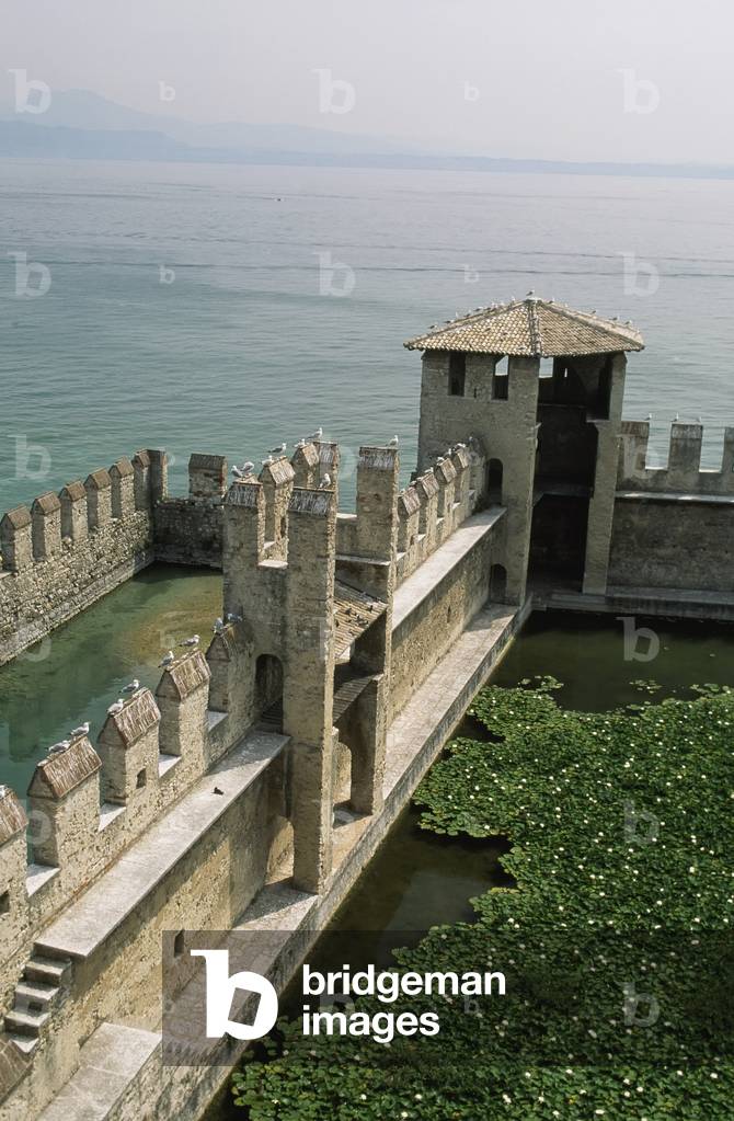 Sirmione, Lake Garda, Lombardy, Italy (photo)
