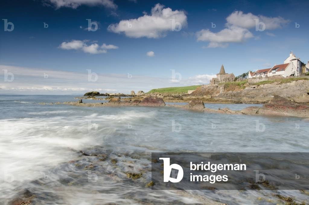 UK, Scotland, Fife, View of Coastline with Church, St Monans (photo)