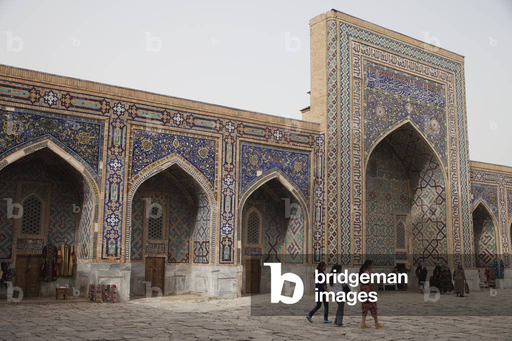 Courtyard of Tillya Kari Madrassah, Registan Square, Samarkand, Uzbekistan (photo)