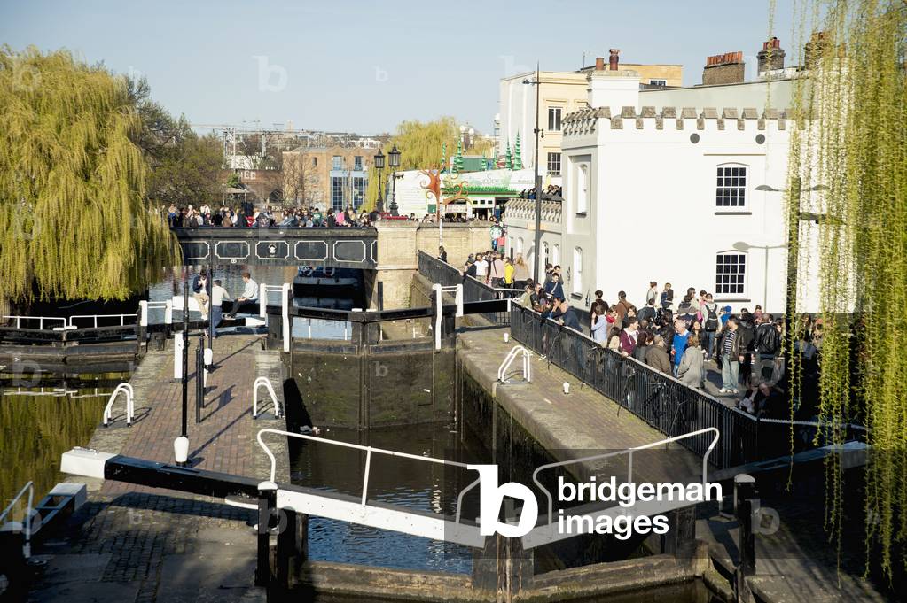 UK, England, UK , Camden, London, People enjoying a sunny day near Regents Canal (photo)