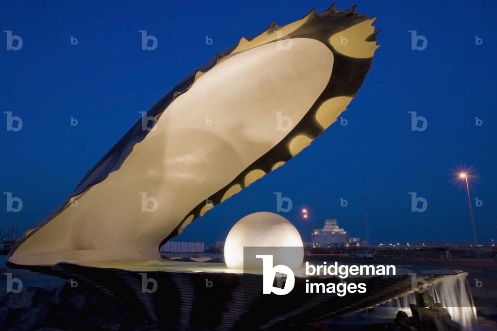 Doha Bay Waterfront Oyster Pearl Sculpture in Qatar, Qatar (photo)