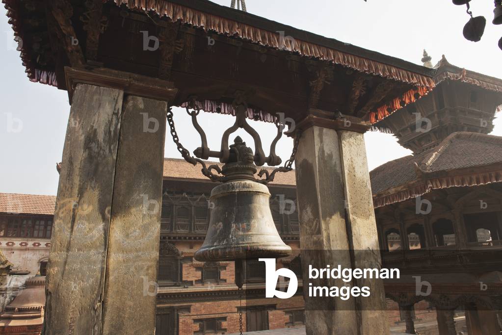 The bell in Batsala Devi Temple, Bhaktapur, Nepal (photo)