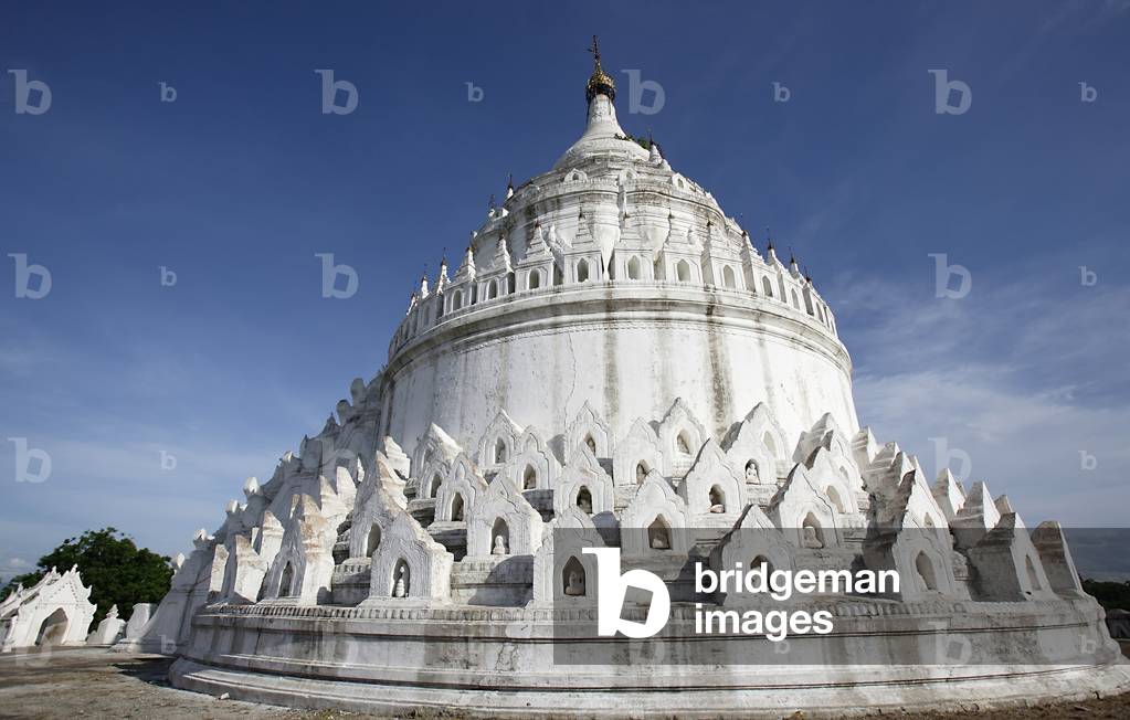 Hsimbyune Paya, built in 1816 by King Bagyidaw, Manadalay, Myanmar (photo)