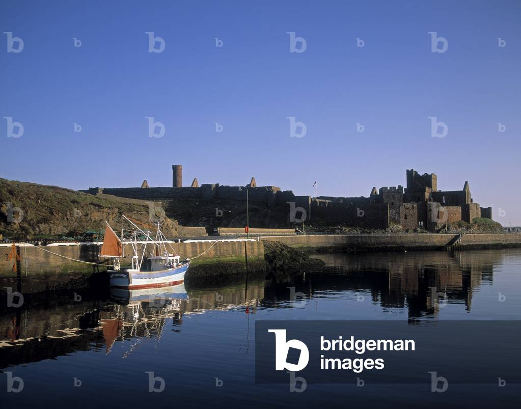 Peel Castle And Harbour, Peel, Isle Of Man, Uk (photo)