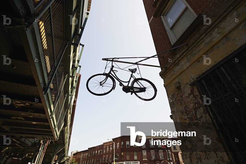 Hanging bicycle in Williamsburg, Brooklyn, New York City, New York, USA (photo)