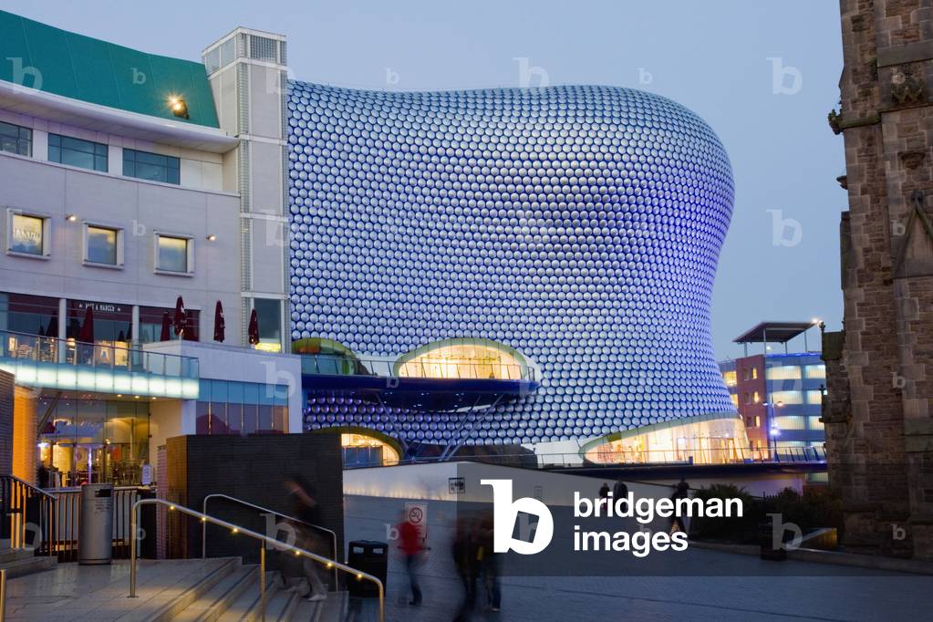Selfridges Store Building at Dusk, Birmingham, England, UK (photo)