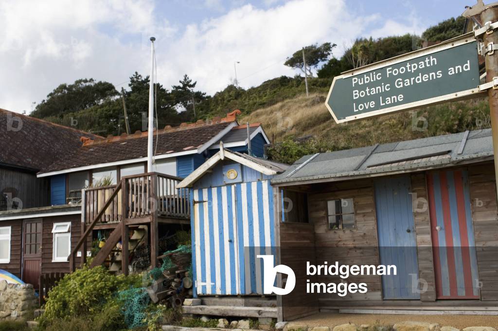 UK, England, Isle of Wight, Wooden Buildings on Steephill Cove, Ventnor (photo)