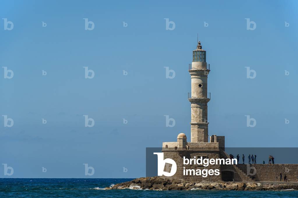 Lighthouse in the Venetian harbour, Chania, Crete, Greece (photo)