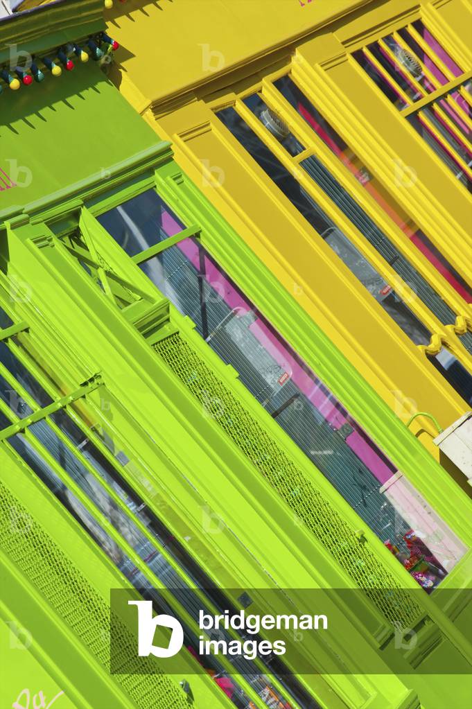 Colourful buildings, Canal Saint Martin, Paris, France (photo)