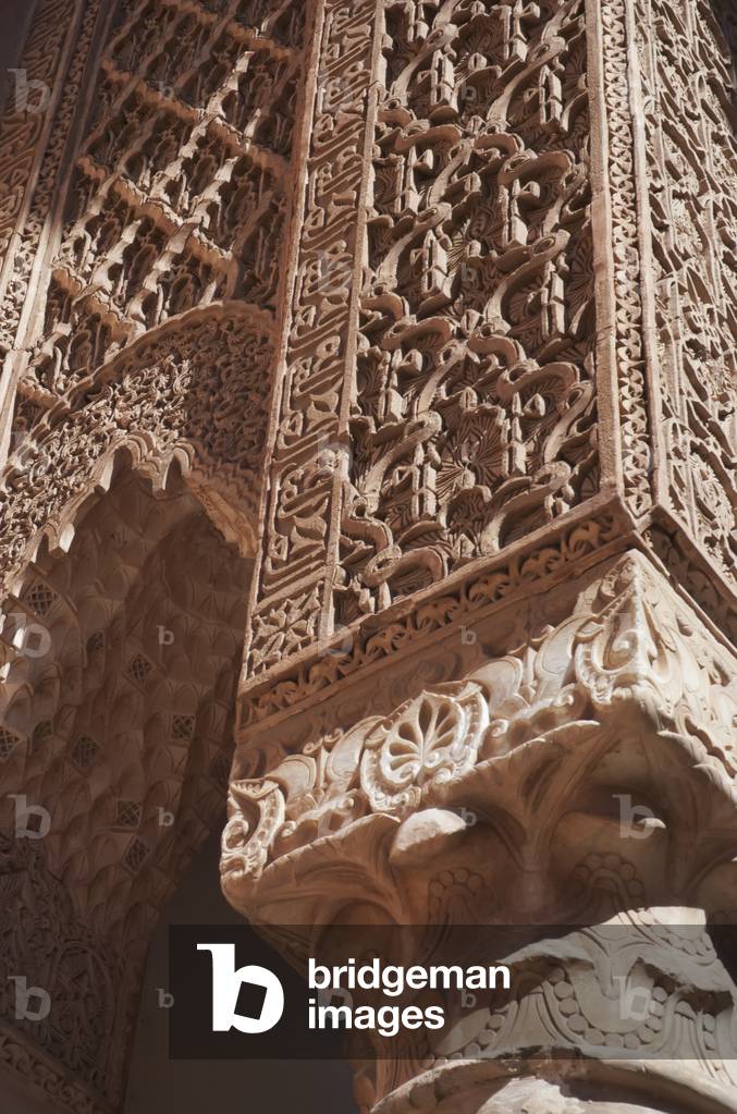 Morocco, Saadian Tombs, Marrakech, islamic traditional engravings, Column elaborately decorated (photo)