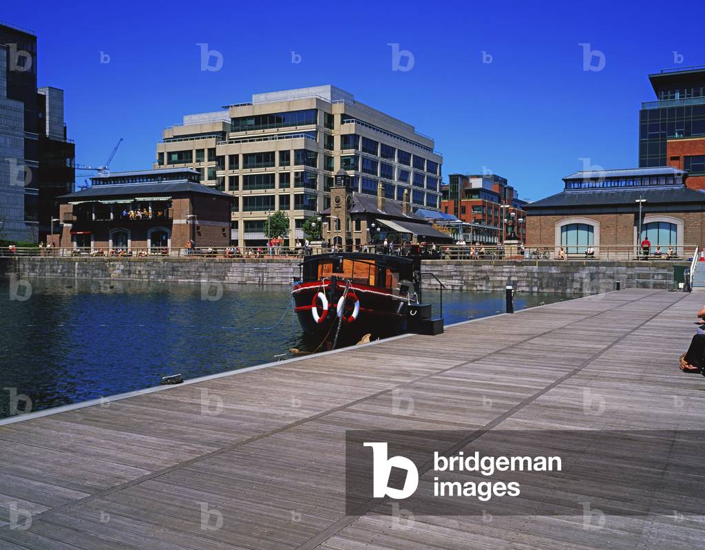 International Financial Service Centre,Dublin,Co Dublin,Ireland;Offices And Pubs Around Dock (photo)