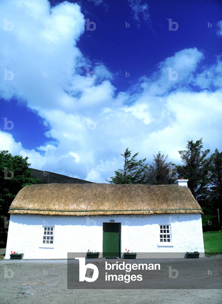 Thatched Cottage, Co Donegal, Ireland (photo)