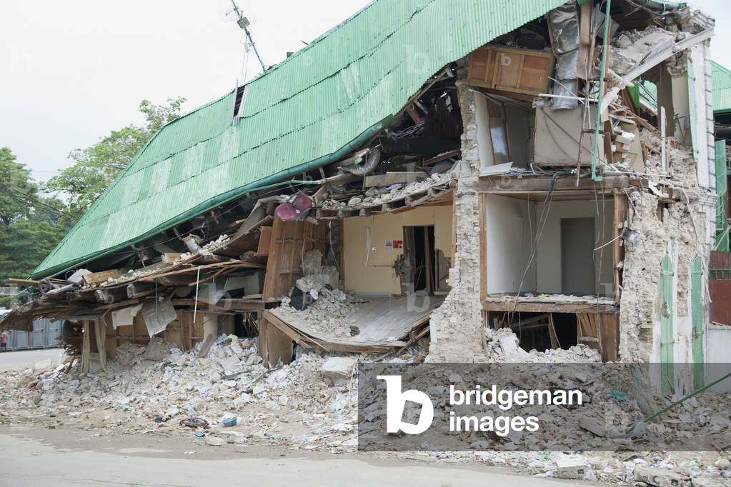A Building Collapsed after the Earthquake, Port-Au-Prince, Haiti (photo)
