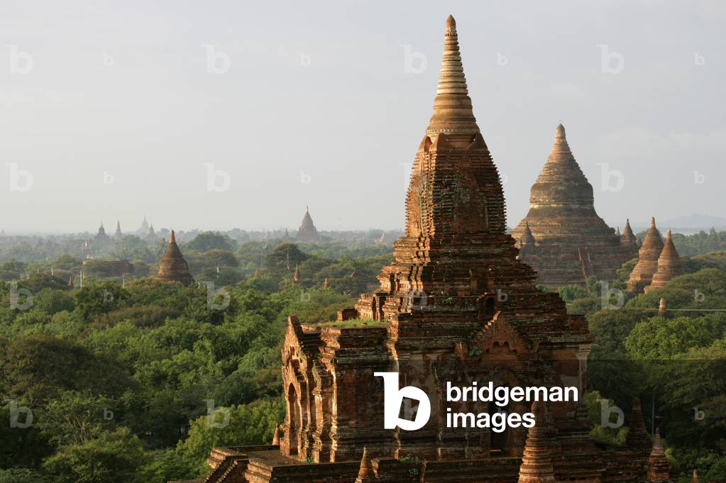 Buddhist pagodas, Bagon, Burma (photo)