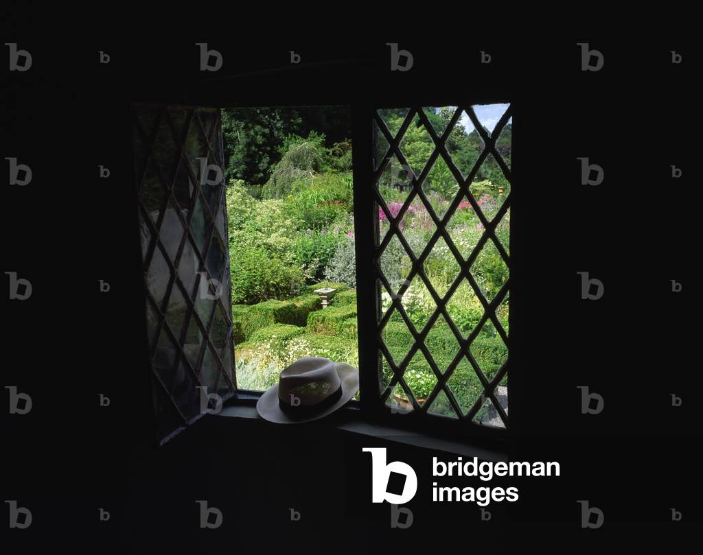 The White Garden, Butterstream Gardens, Co Meath, Ireland (photo)