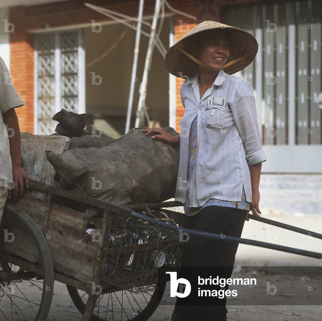Two Old Women in Square Poznan (photo)