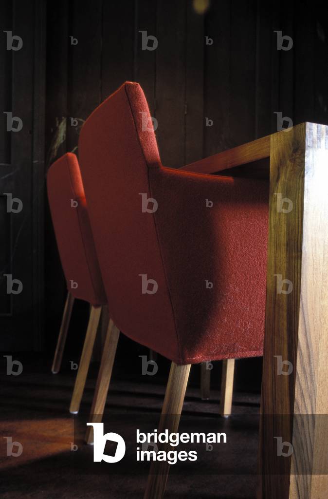 Red Chairs, Table, Herberg De Waard Van Ternaard, Boutique Hotel, Ternaard Village, Friesland Province, De Waddenzee, Netherlands (photo)