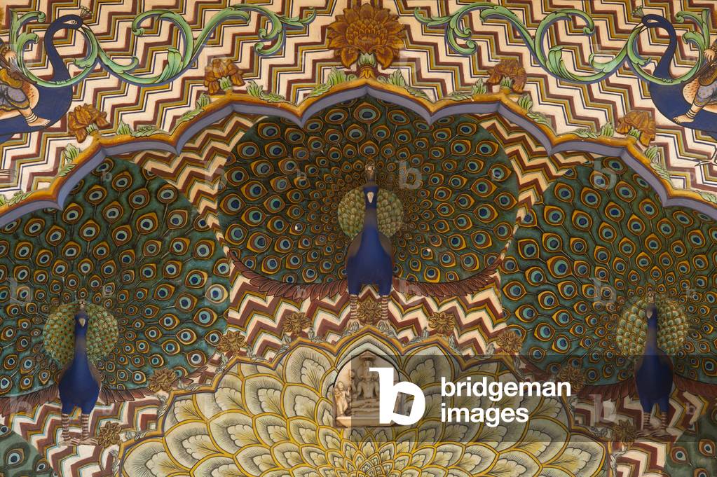 Detail of doorway in the City Palace, Jaipur, Rajasthan, India (photo)