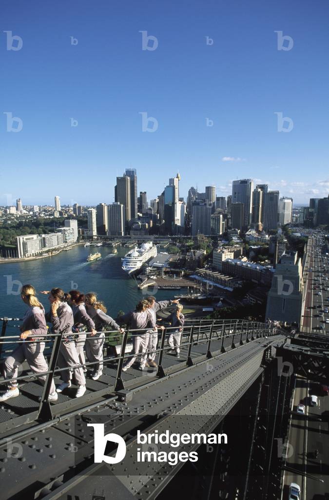 Climbing Sydney Harbour Bridge (photo)