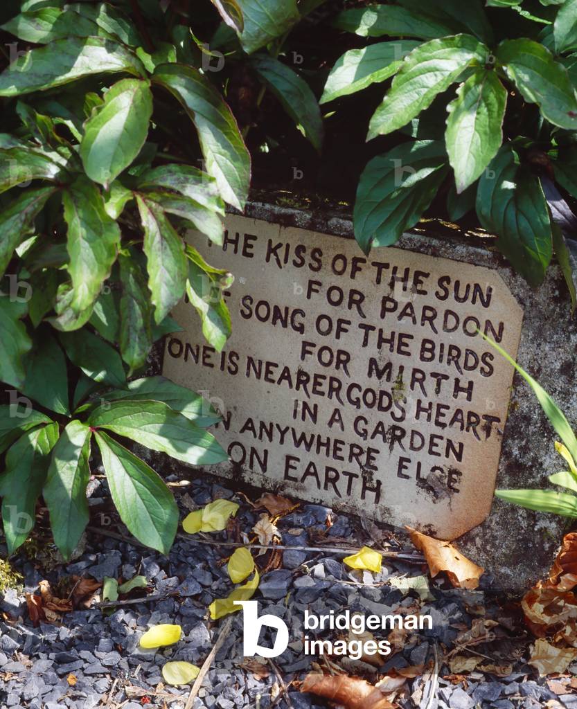Irvinestown, Co Fermanagh, Northern Ireland, Drumadravey House, Small Poetic Plaque With Paeony Leaves (photo)