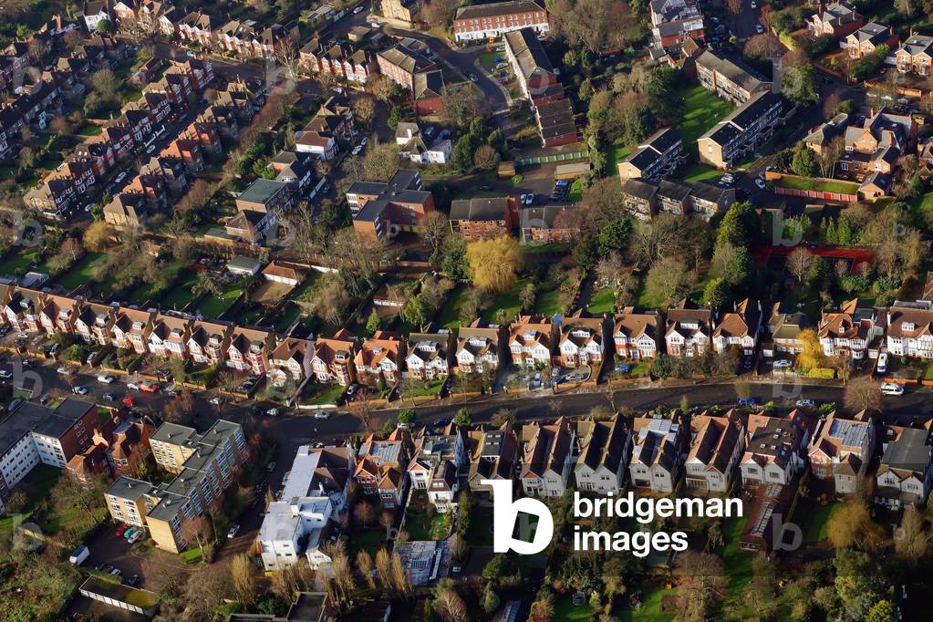 UK, England, UK , Aerial view of residential district, London (photo)