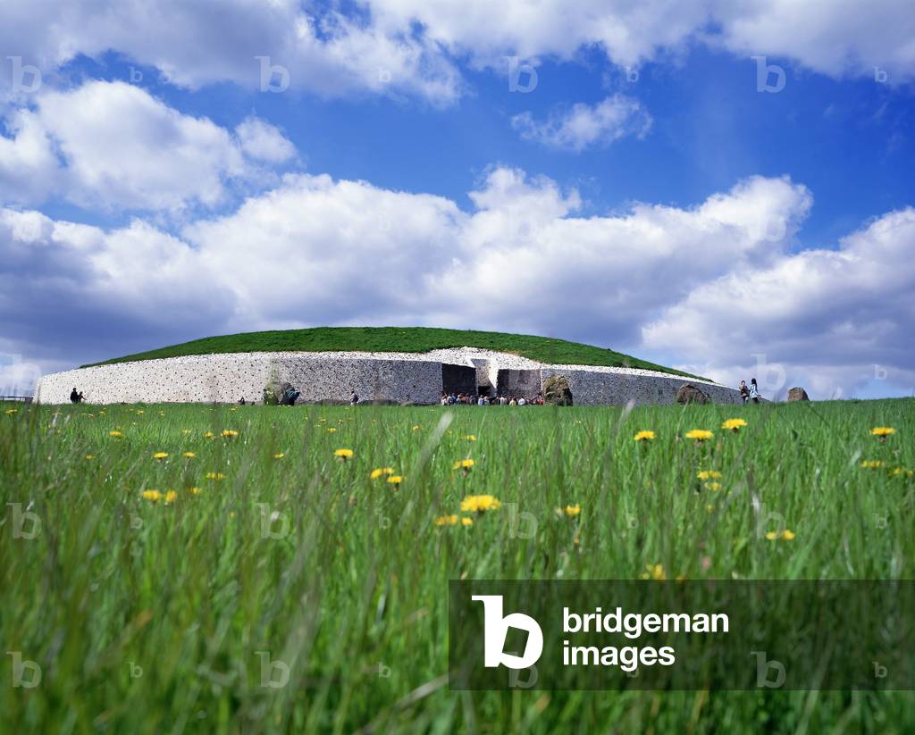 Newgrange (Brú Na Bóinne), Co. Meath, Ireland (photo)