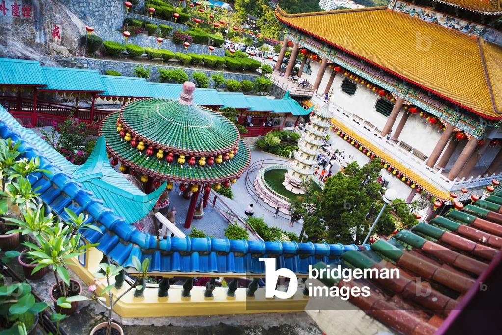 Colourful Kek Lok Si Temple, Penang, Malaysia (photo)