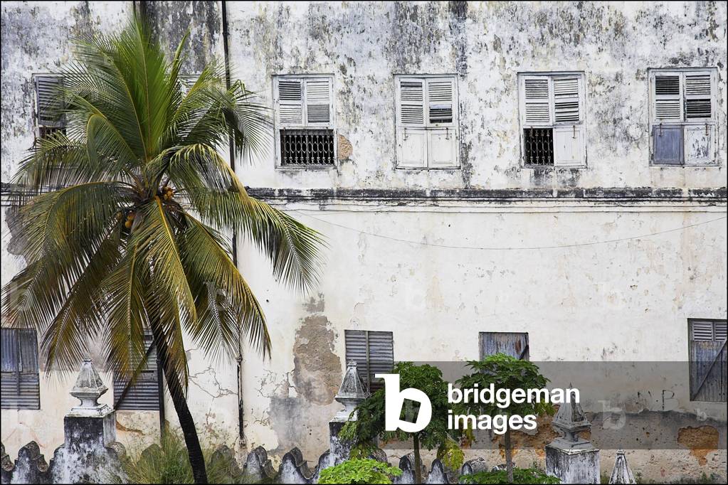 Exterior of a Dilapidated Building, Stonetown, Zanzibar, Africa (photo)