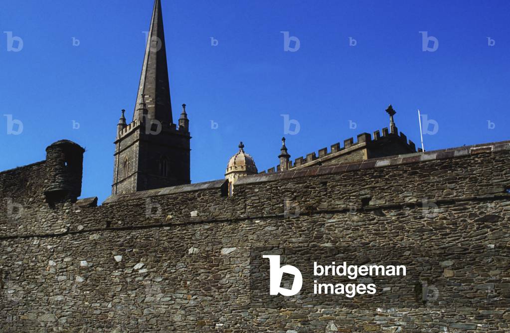 Derry's City Wall, Derry, Co Derry, Ireland; 17Th Century Stone Wall (photo)