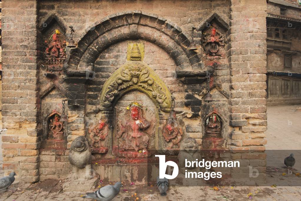 A stone altar in Taumadhi Square, Bhaktapur, Nepal (photo)