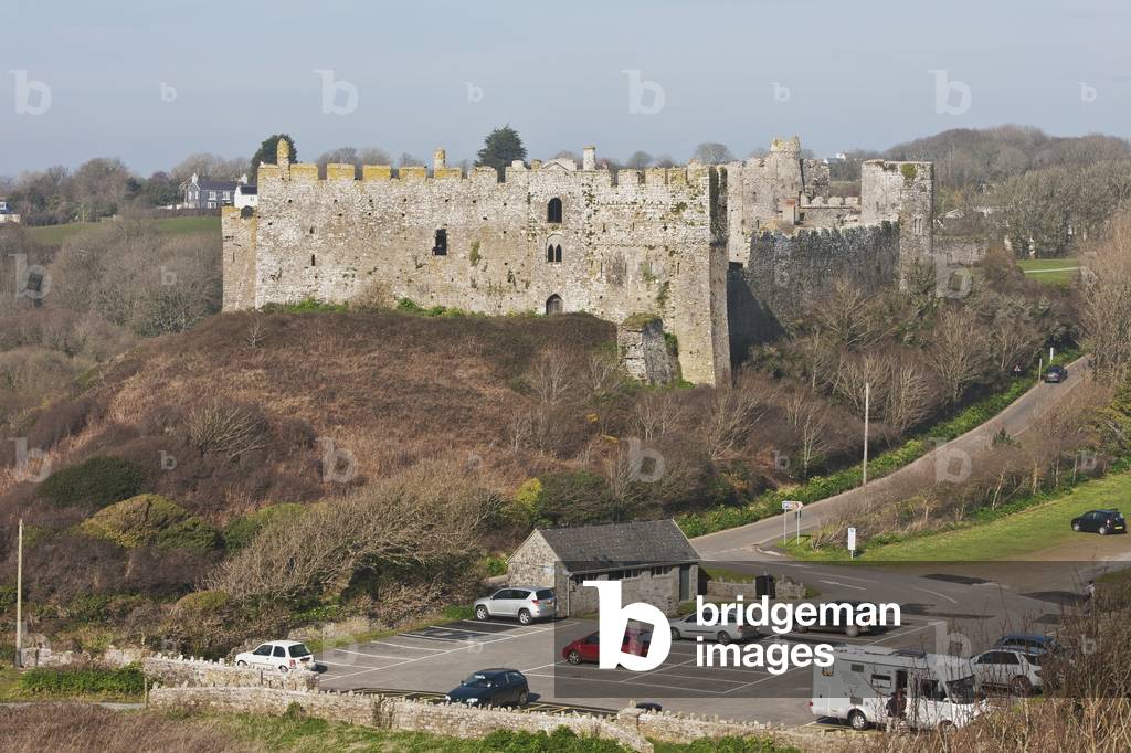 Manorbier Castle, Pembrokeshire Coast Path, Wales, United Kingdom (photo)