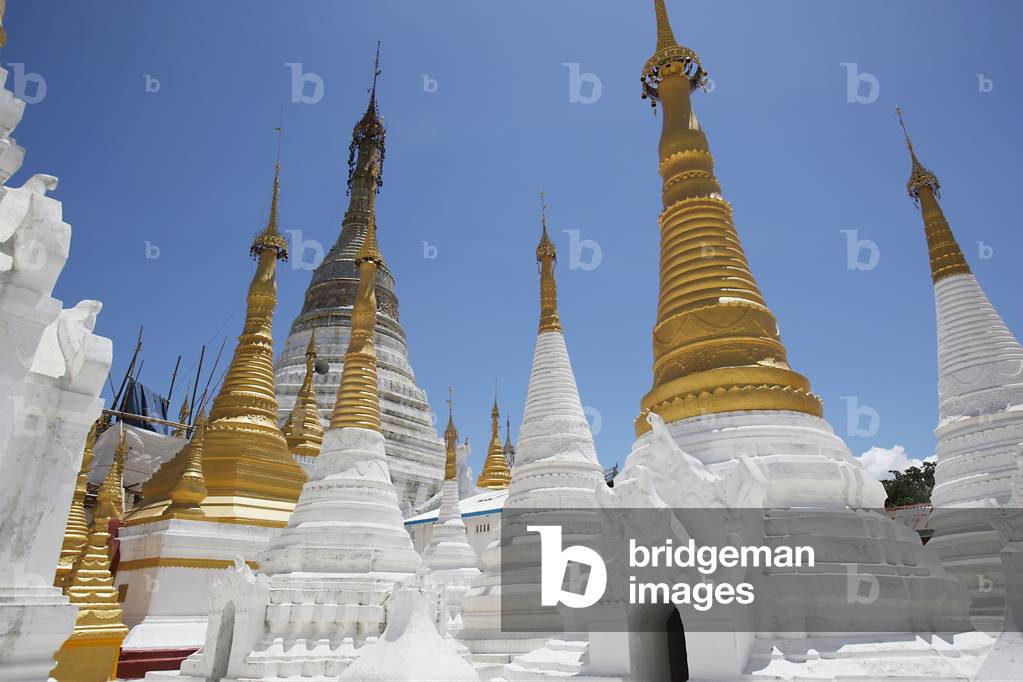 Buddhist temple close to Taunggyi, Shan State, Myanmar (photo)